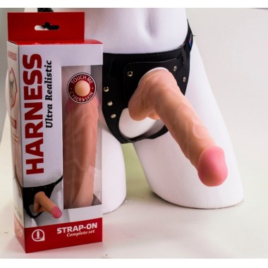 Страпон-трусики с реалистичным фаллосом Harness Ultra Realistic (17,5 см)